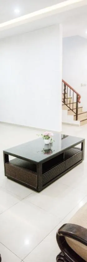 Homestay Miri Four Bedroom 17pax，位于米里的酒店