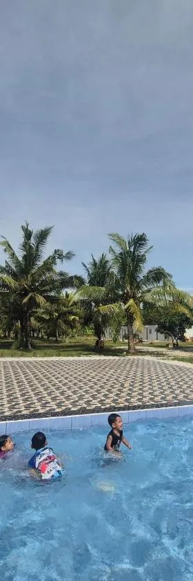 AsiaCamp - Chalet Sungai Sireh，位于Tanjung Karang的酒店