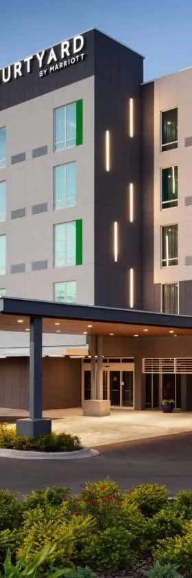 Courtyard by Marriott Winter Haven，位于温特黑文的酒店