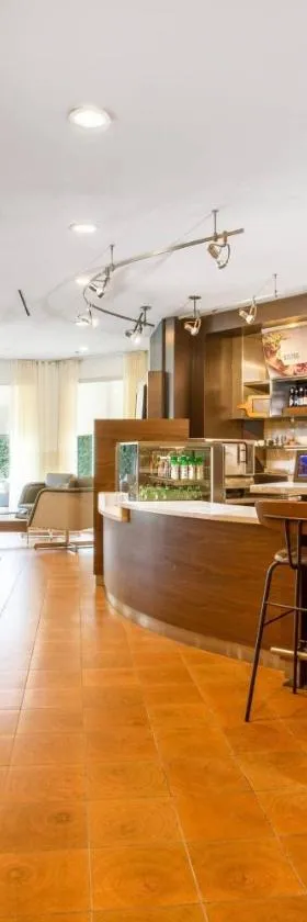 Courtyard Orlando Altamonte Springs Maitland，位于奥兰多的酒店