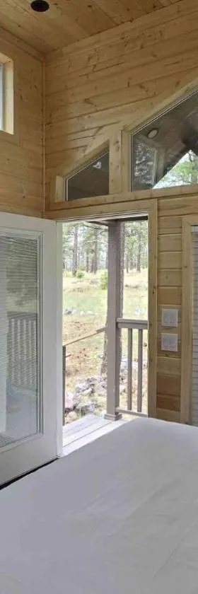 060B Grand Canyon South Rim Private Cottage with King Bed，位于瓦莱的酒店