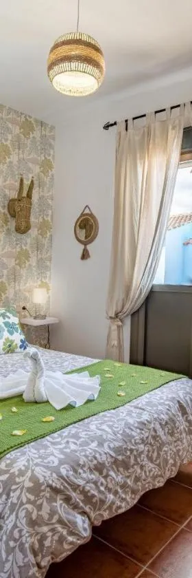La Casa Del Bosque，位于胡斯卡尔的酒店