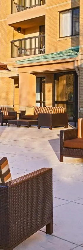 Courtyard by Marriott Richmond Northwest，位于亨利科的酒店