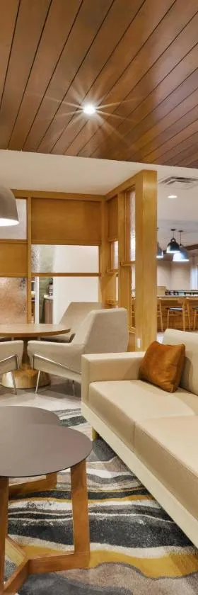 Fairfield Inn & Suites by Marriott Kalamazoo，位于卡拉马祖的酒店
