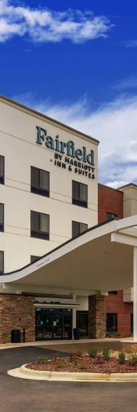 Fairfield Inn & Suites by Marriott Asheville Weaverville，位于Weaverville的酒店