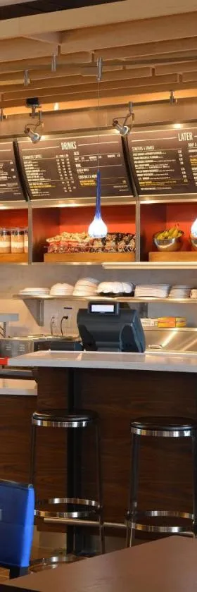 扬斯敦菲尔德万怡酒店，位于Canfield的酒店