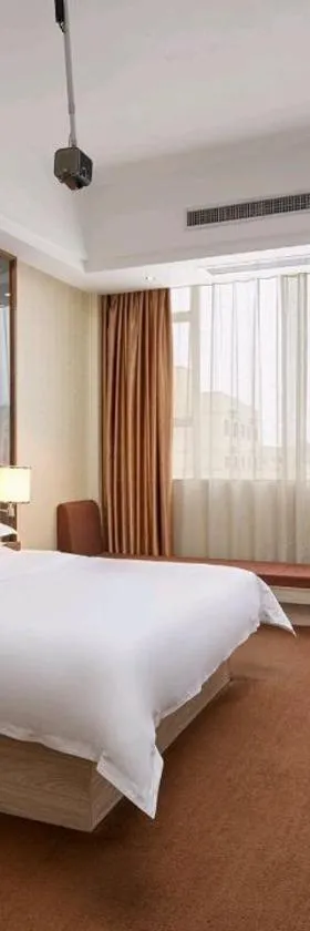 Junyue Airport Hotel -Free Shuttle Bus Guangzhou Baiyun airport& C-harge shuttle bus for the Canton fair from April 15-May 5，位于广州的酒店