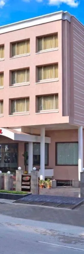 Hotel Devashish Haldwani，位于哈尔德瓦尼的酒店