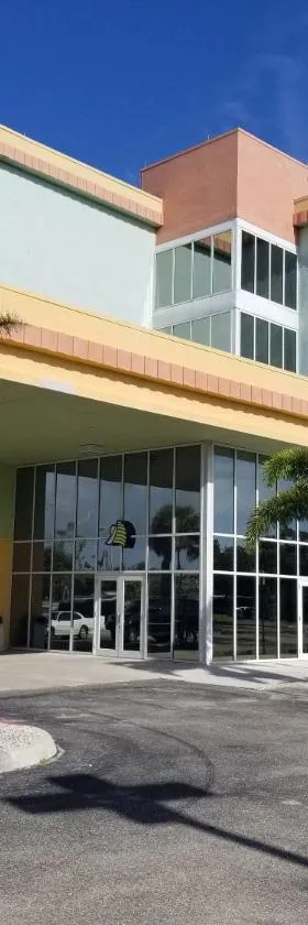 迈尔斯堡倾城套房酒店，位于迈尔斯堡的酒店