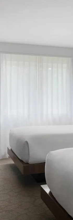 Delta Hotels by Marriott Burlington，位于伯灵顿的酒店