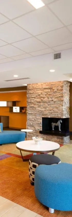 Fairfield Inn & Suites by Marriott Decorah，位于迪科拉的酒店