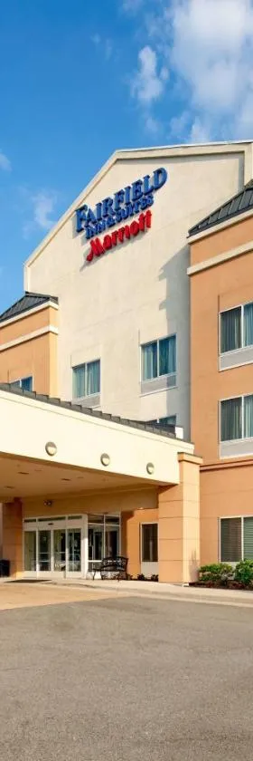 南波士顿万豪费尔菲尔德客栈套房酒店，位于南波士顿的酒店
