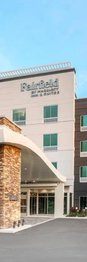 Fairfield by Marriott Inn & Suites Cape Coral North Fort Myers，位于珊瑚角的酒店