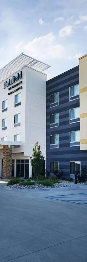 Fairfield Inn & Suites by Marriott Kansas City Belton，位于贝尔顿的酒店