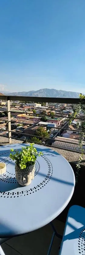Amplio depto 2D2B con hermosa vista en Los Andes，位于洛斯安第斯的酒店