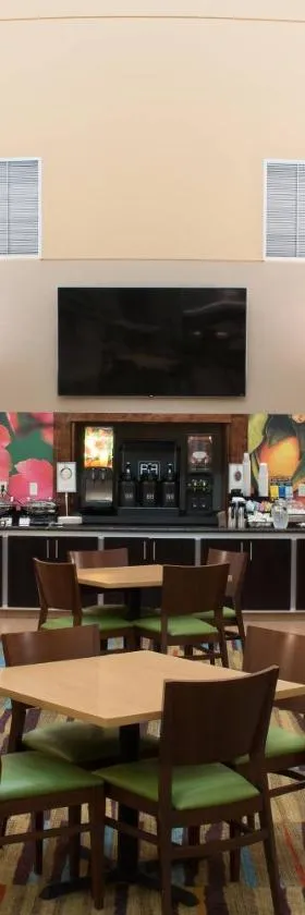 奥克兰海沃德费尔菲尔德客栈及套房酒店，位于海沃德的酒店