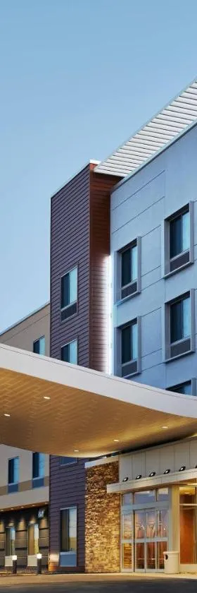 Fairfield Inn & Suites Sheboygan，位于希博伊根的酒店