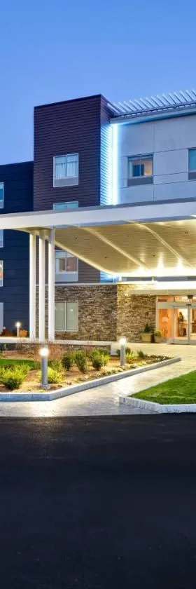 Fairfield Inn & Suites by Marriott Plymouth，位于普里茅斯的酒店