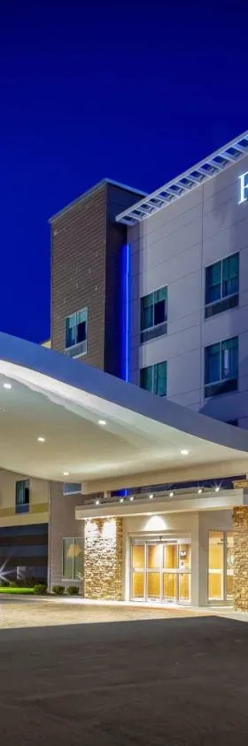 Fairfield by Marriott Port Clinton Waterfront，位于克林顿港的酒店