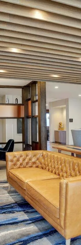 Fairfield Inn & Suites Bardstown，位于巴兹敦的酒店