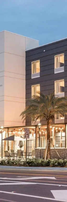 Fairfield Inn & Suites by Marriott Melbourne Viera Town Center，位于墨尔本的酒店
