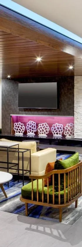 Fairfield Inn & Suites by Marriott McPherson，位于McPherson的酒店