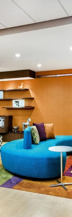 Fairfield Inn & Suites by Marriott Van，位于Van的酒店