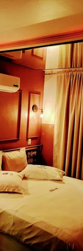 Pousada e Motel RV，位于圣玛丽亚的酒店