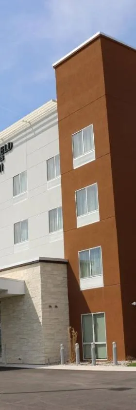 Fairfield Inn & Suites by Marriott Bowling Green，位于鲍灵格林的酒店