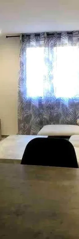 Bel appartement dans une maison，位于Saint-Martin-de-Valgalgues的酒店