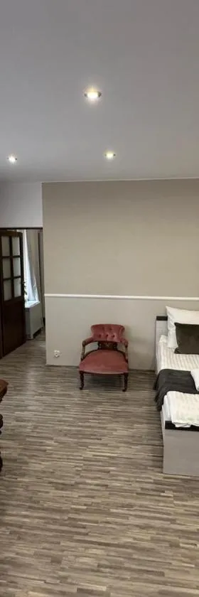 Apartment Chorzow Center，位于霍茹夫的酒店
