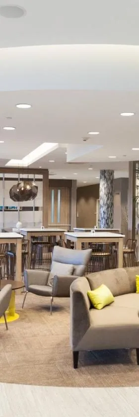 萨默塞特富兰克林小镇斯春季山丘套房酒店，位于萨默塞特的酒店