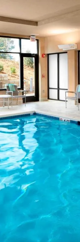 Courtyard Charlotte Fort Mill, SC，位于米尔堡的酒店