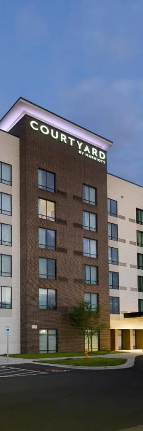 Courtyard by Marriott Charlotte Waverly，位于夏洛特的酒店