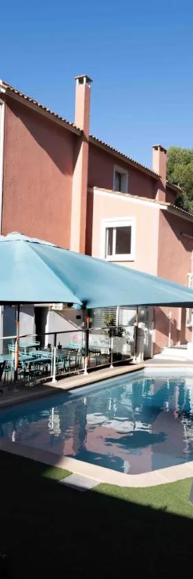 Hotel La Tuiliere，位于卡里勒鲁埃的酒店