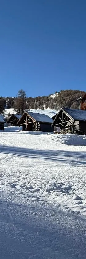chalet Happy，位于里苏尔的酒店