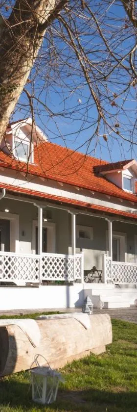 Tennis Home，位于Áno Rodoniá的酒店