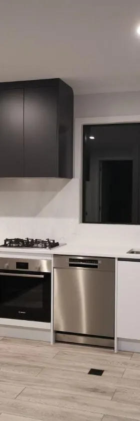 Rabbits Home- Riverside, Separate courtyard, New 1-bedroom，位于汉密尔顿的酒店