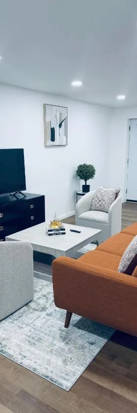 The Loving Home basement apartment，位于Severn的酒店
