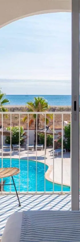 Les Bulles de Mer - Hotel & Spa sur la Plage，位于圣西普里安的酒店