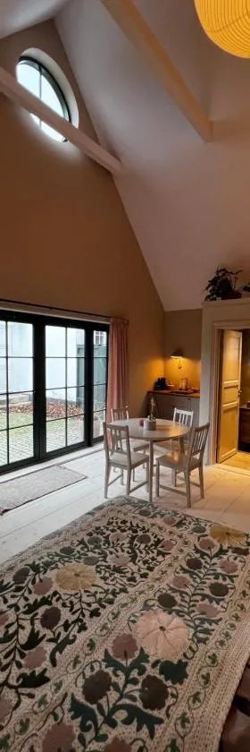 Cozy & Private Luxury Guesthouse, 30 min from Copenhagen，位于Stenløse的酒店