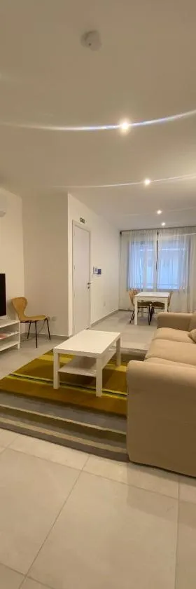 Swieqi Malaika New Apt 8，位于Is-Swieqi的酒店
