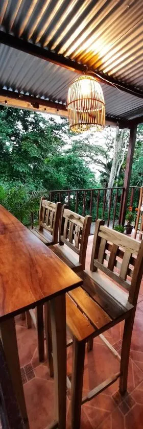 La Casa de Leo - Hostal, Restaurante y Artesania local，位于San Juan de Oriente的酒店