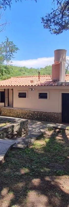 Chalet Serrano Molinari Cosquín，位于Molinari的酒店