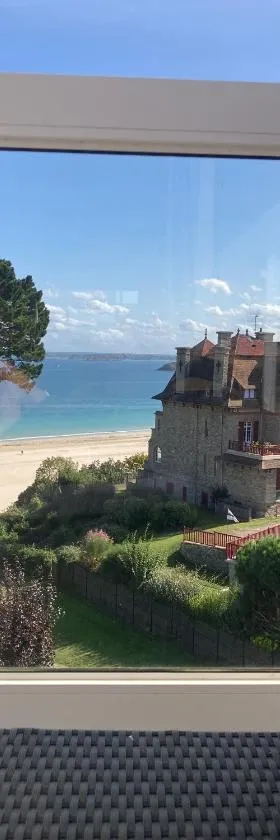 Appartement Newport vue mer，位于圣卡勒吉勒多的酒店
