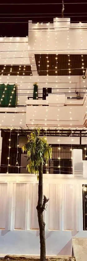 ReeGi Luxury Stay，位于阿拉哈巴德的酒店