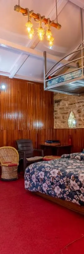 Aagan Homestays，位于Berināg的酒店
