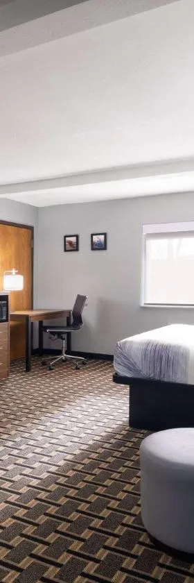 AmericInn by Wyndham Woodstock IL，位于Woodstock的酒店