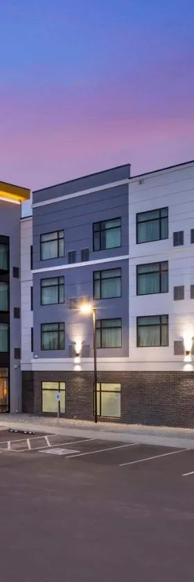 Cambria Hotel Spokane Airport，位于斯波坎的酒店