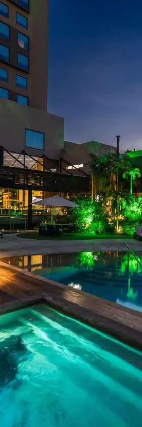 Novotel Santa Cruz De La Sierra，位于圣克鲁斯的酒店